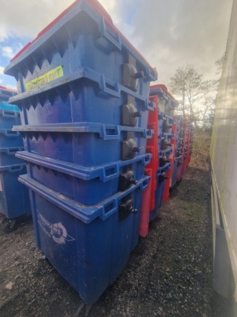 10x 1100ltr Wheelie Bins