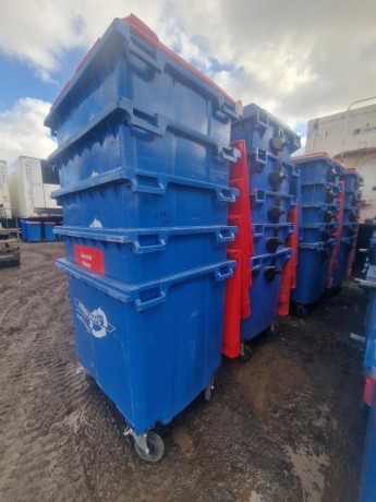 10x 1100ltr Wheelie Bins