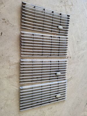 4x Land Rover Defender Front Grills