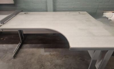 1x Grey Right Hand Ergonomic Desk