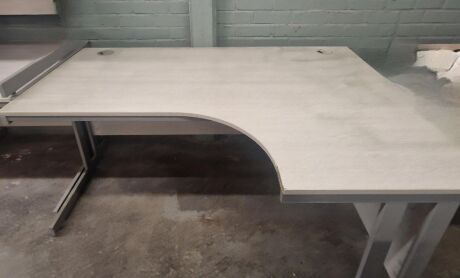 1x Grey Right Hand Ergonomic Desk