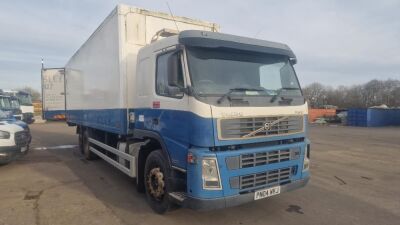 2004 Volvo FM9 6x2 Box Rigid - 2