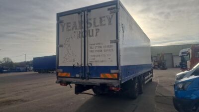 2004 Volvo FM9 6x2 Box Rigid - 3