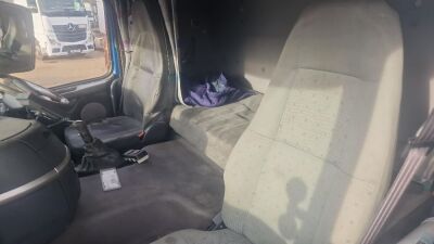 2004 Volvo FM9 6x2 Box Rigid - 8
