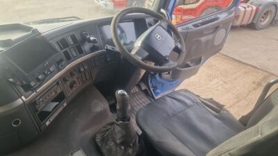 2004 Volvo FM9 6x2 Box Rigid - 12