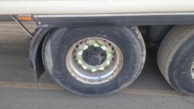 Kraker Triaxle Walking Floor Trailer - 18