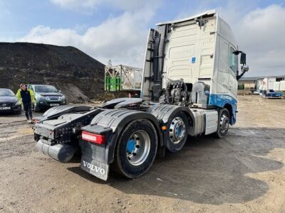 2022 Volvo FH540 6x2 Midlift Tractor Unit - 3