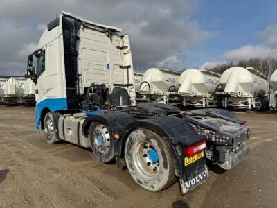 2022 Volvo FH540 6x2 Midlift Tractor Unit - 4