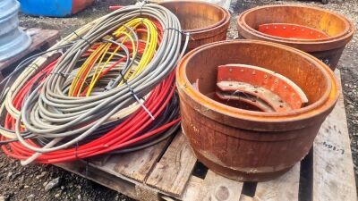 3x Brake Drums, 4x Brake Shoes, Quantity of Air Lines - 2