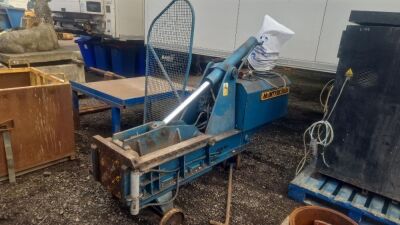 2006 Mcintyre 2035 Baler