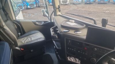 2023 Volvo FH 6x2 Rear Lift Tractor Unit - 5