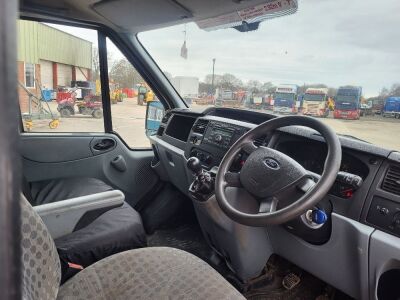 2010 Ford Transit LWB Welfare Van - 12