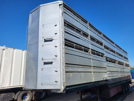 Houston Parkhouse Triaxle Livestock Carrier