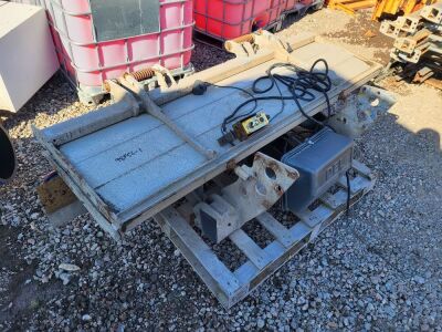 DEL Underslung Tail Lift