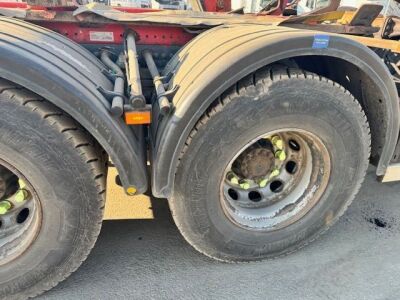 2016 Renault C430 8x4 Big Hook Loader - 12