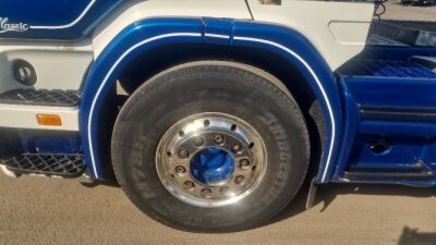 2001 Scania R144 4x2 Tractor Unit - 11