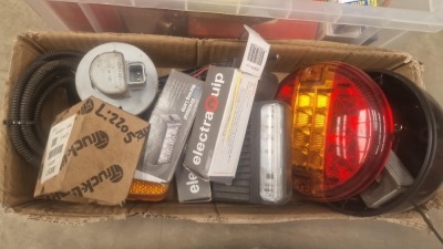 Quantity off Bulbs & Lenses 