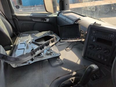 2011 Scania P360 8x4 Twin Steer Chassis Cab - 11