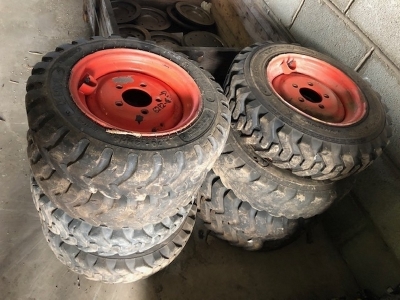 8 x S70 Skidsteer Wheels & Tyres