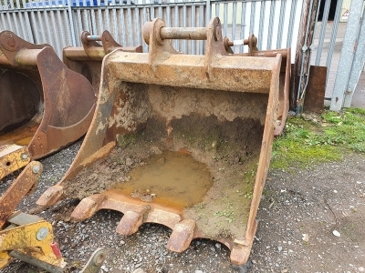 5'6" Digging Bucket - 100mm Pins 