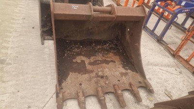 4.5ft Digging Bucket - 80mm Pins