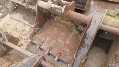3ft Toothed Bucket, 45mm pins