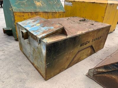 6ft x 4ft Steel Tank, Complete with Hand Pump, 2.5ft High, Lockable Top Door - 2