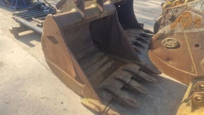 45" Toothed Bucket - 80mm Pins