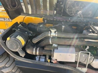 2022 JCB 525-60 Telehandler - 7