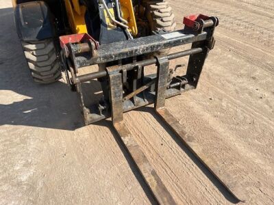 2022 JCB 525-60 Telehandler - 11