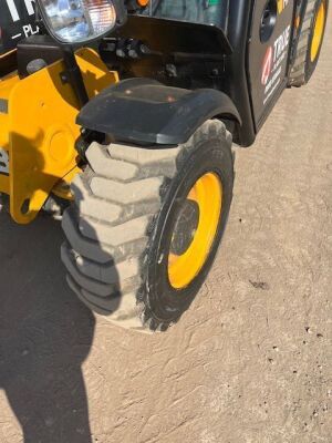 2022 JCB 525-60 Telehandler - 14