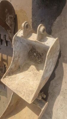 22" Bucket - 45mm Pins