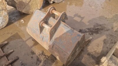 Rhinox 3ft Toothed Bucket - 45mm Pins