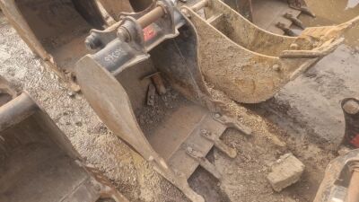 22" JCB Toothed Bucket - 45mm Pins