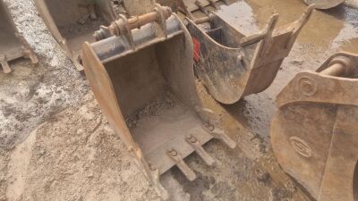 22" JCB Toothed Bucket - 45mm Pins