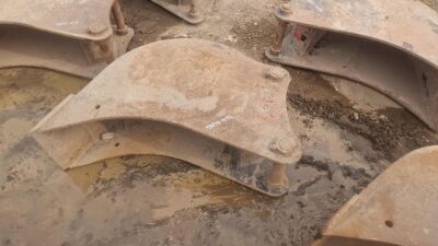 10" JCB Bladed Bucket - 35mm Pins