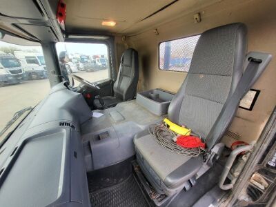 2012 Scania P320 6x2 Rear Lift Beavertail Rigid - 11