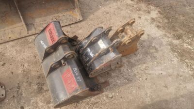 1x JCB Toothed 2ft Bucket, 1x JCB 1ft Bucket, 1x JCB 6" Bucket - 30mm Pins