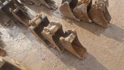 1x JCB 1ft Toothed Bucket, 1x JCB 9" Bucket, 1x Rhinox 6" Bucket - 30mm Pins