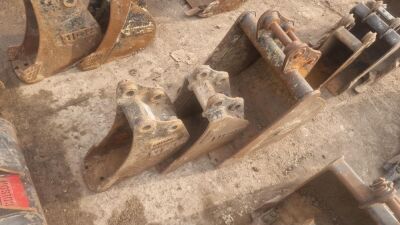 1x Strickland 18" Bucket, 1x JCB 9" Bucket, 1x JCB 6" Bucket - 30mm Pins