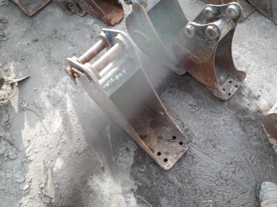 1x JCB 8" Bucket - 35mm Pins