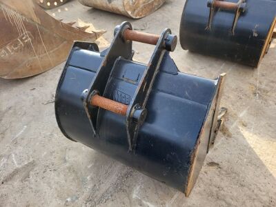 New & Unused 2ft 6" Digging Bucket - 45mm Pins - 3