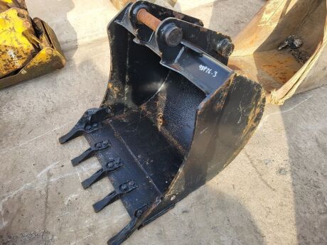 New & Unused 2ft 6" Digging Bucket - 45mm Pins
