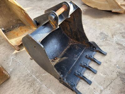 New & Unused 2ft 6" Digging Bucket - 45mm Pins - 2