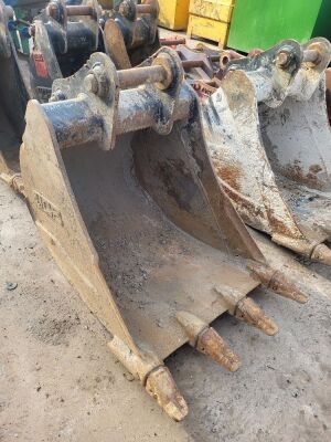 3ft Digging Bucket 65mm pins 