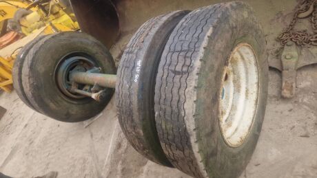 Peak Axle Drum Brakes 4x Tyres