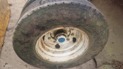 Peak Axle Drum Brakes 4x Tyres - 6