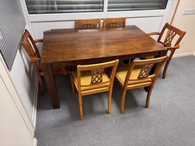 Dining Table & 6 Chairs