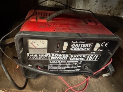 12/24V Sealey Battery Charger