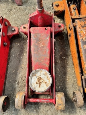 Red Trolley Jack